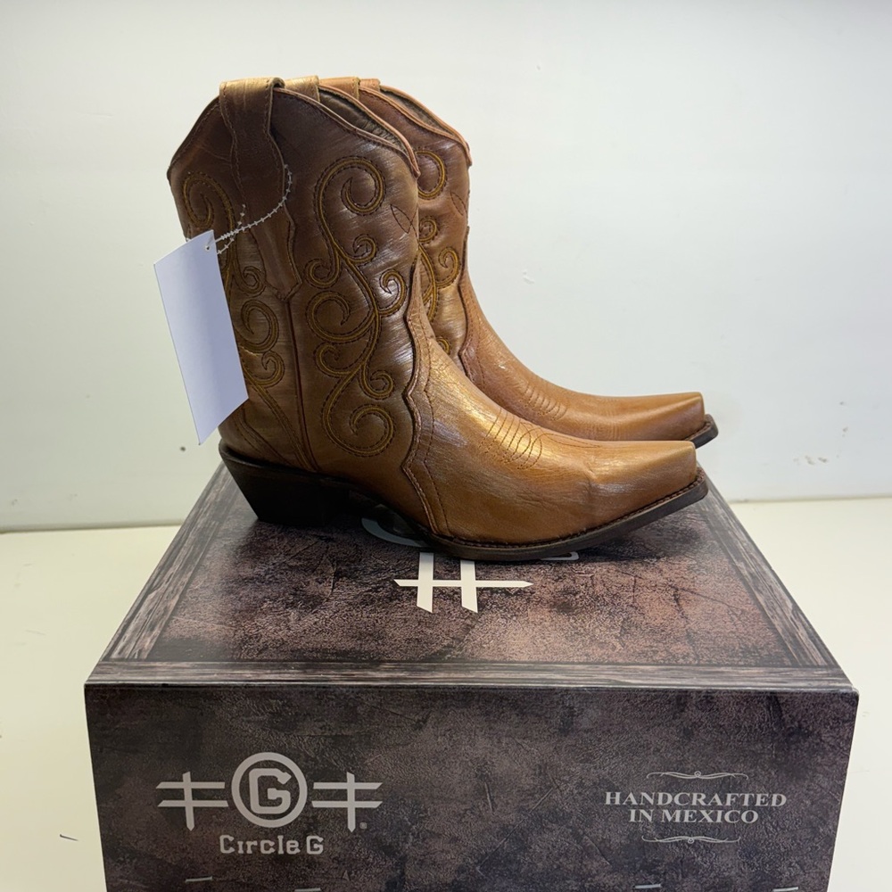 NIB Circle G‎ Shedron Embroidered Ankle Bootie Snip Toe Leather Cowgirl NFR Tan